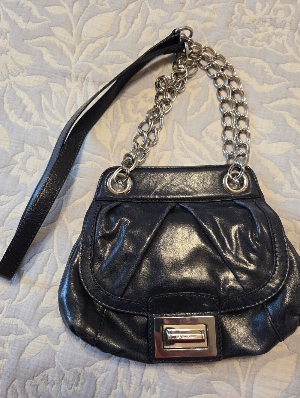 B Makowsky genuine Black Leather Shoulder Bag with Chain Strap Silver Turn Lock.